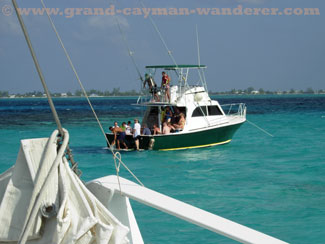 Stingray City Cayman Islands, boat with visitors 