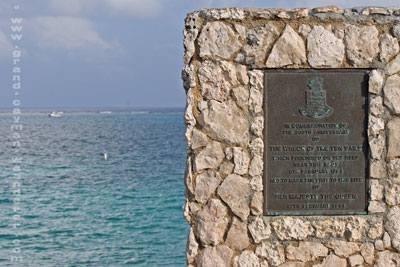 Grand Cayman Photos, Plaque commemorating the Wreck of the Ten Sail